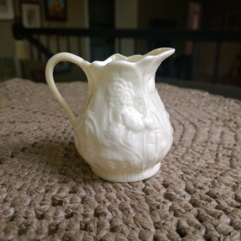BELLEEK LOTUS CREAMER